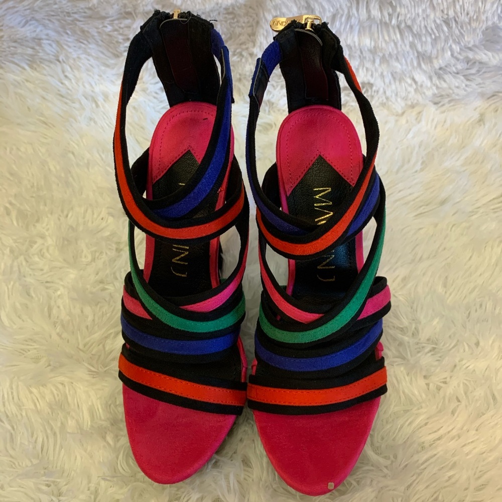 Multi colored wedges